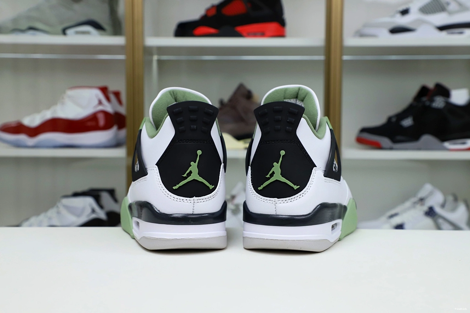 4 JORDAN AIR 